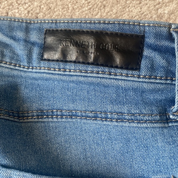 Kenneth Cole distressed frayed hem ankle jean, light to medium wash size 14 - Picture 7 of 7